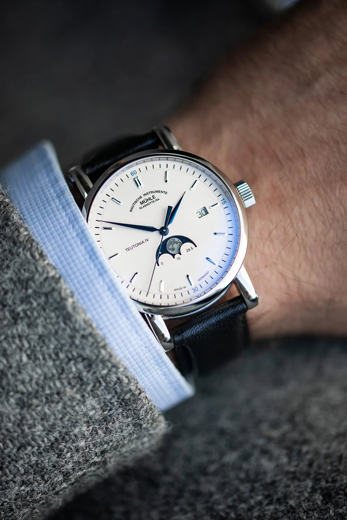 Mühle Glashütte Teutonia IV Mondphase M1-44-05-LB